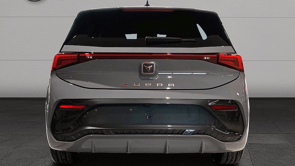 Cupra Born har en effekt på 150 kW (204 hästkrafter. 