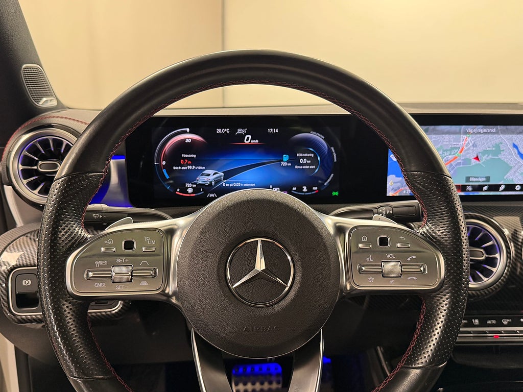 Mercedes-Benz CLA 200d 4WD AMG Panorama Ambient Burmester Välutr bild 6