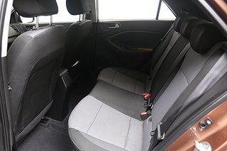 Halvkombi Hyundai i20 16 av 19