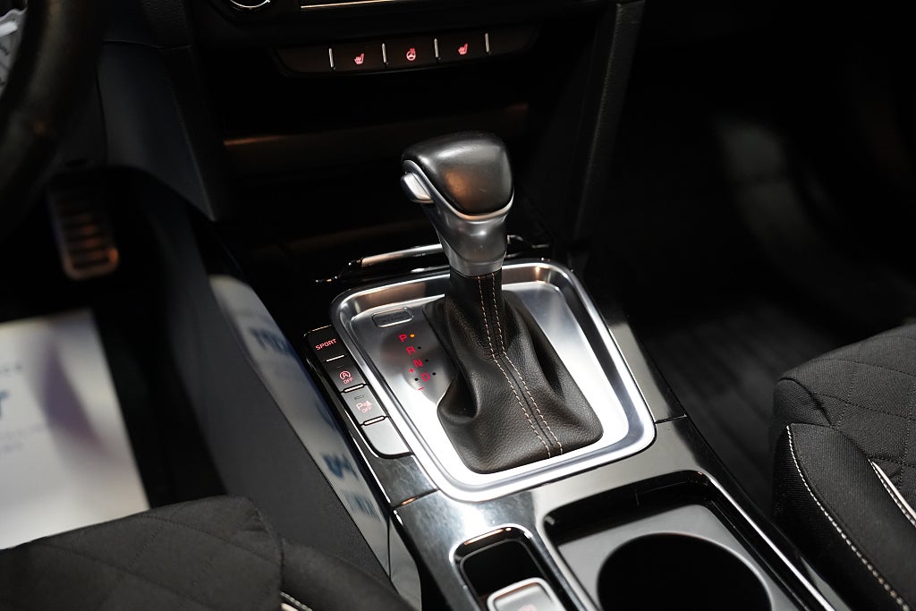 Kia ProCee'd 1.4 T-GDI 140hk GT-Line B-kamera M-värmare Carplay Navi
