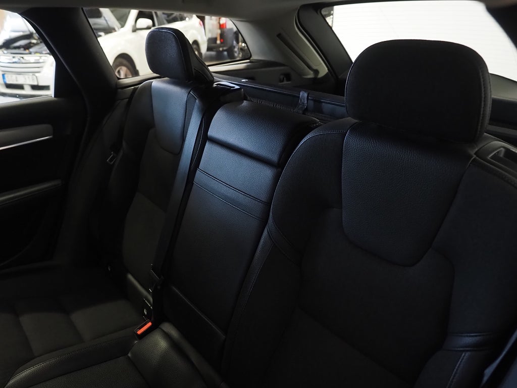 Volvo V90 D4 Geartronic Momentum Advanced Edition Drag Navi VOC 2021