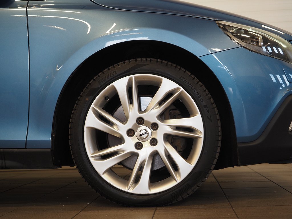 Volvo V40 Cross Country D3 Geartronic Momentum D-Värm P-Sen 2015