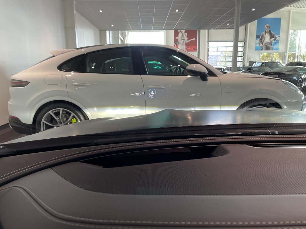 Mercedes-Benz AMG GT 63 S 2024 - miniatyr 15