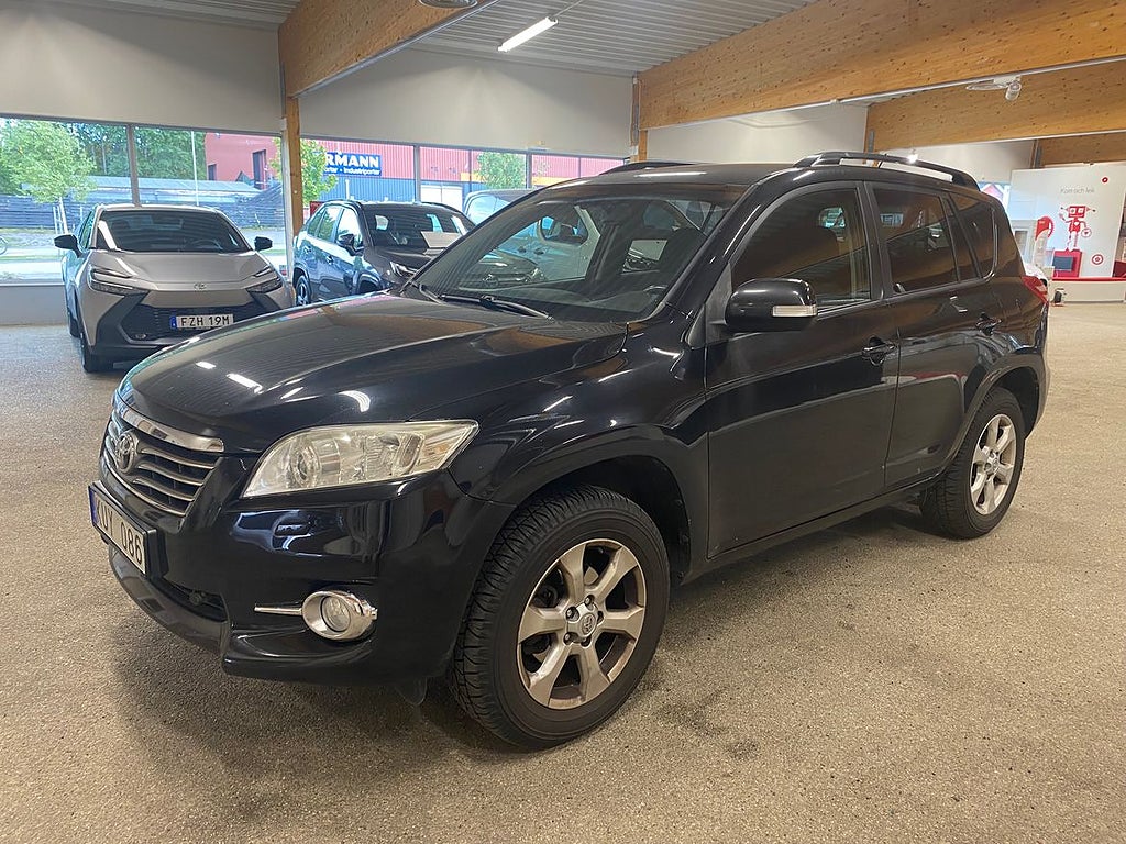 Toyota RAV4 2,0 AWD Automat | Dragkrok | Motorvärmare | V...