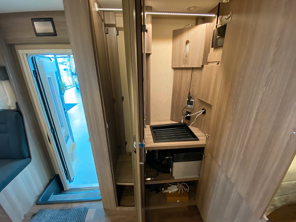 Kabe TMX 880 LT /Automat/AC/Solcell/ALDE/Taksäng/Ugn/5 bältad - Kabe