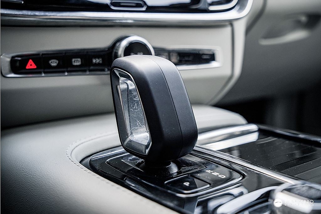 Volvo V90 Recharge T6 AWD Dark Plus 350hk