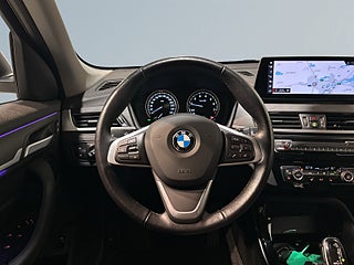 BMW X1 xDrive20i Steptronic xLine Mvärm Psens GPS HuD SoV – bild 9