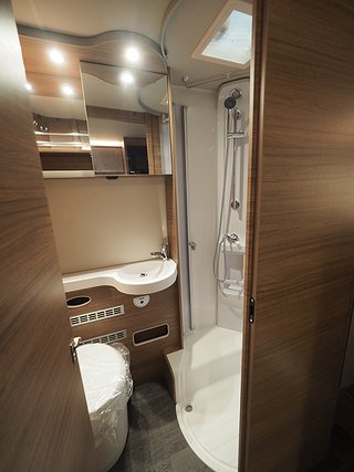 Husbil-integrerad Knaus L!ve I 700 MEG 10 av 17