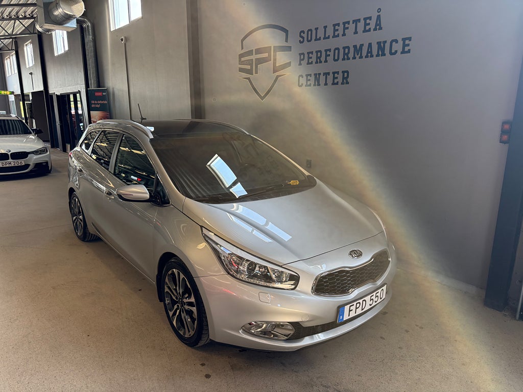 Kia Ceed cee'd_sw 1.6 CRDi EX / Panorama / LÅGMIL
