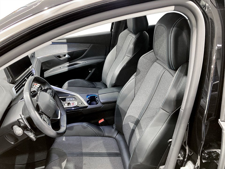 Bild på Peugeot 3008 Allure Pack HYBRID4 300hk Aut AWD - EN ÄGARE