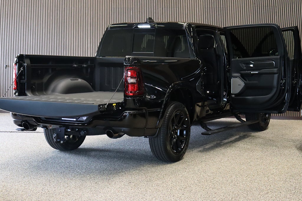 Dodge RAM 1500 Laramie Night Premium Hurricane E85