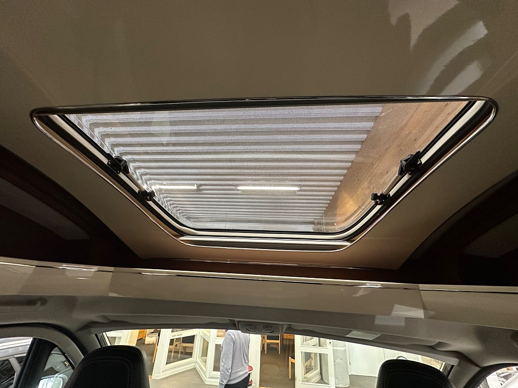 LMC T 713 Passion Alde Långbädd toa bak thumbnail