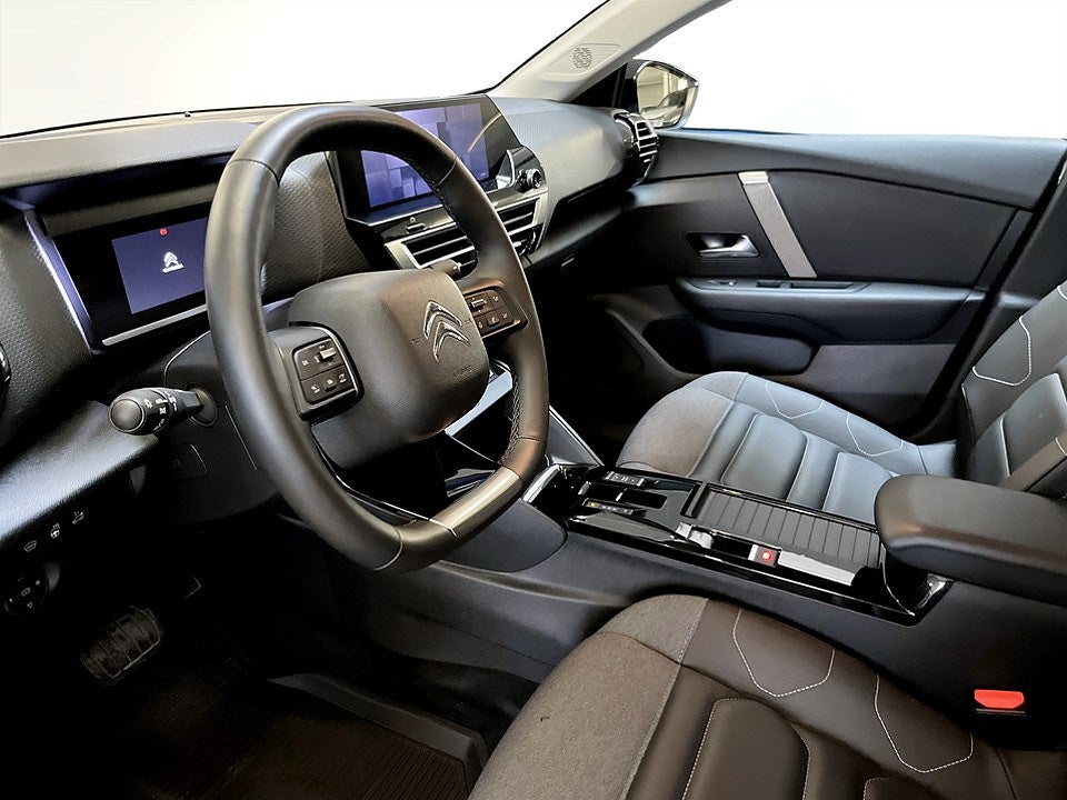 Bild på Citroën C4 X Shine 1.2 PT 130hk Aut - 360-KAMERA, CARPLAY