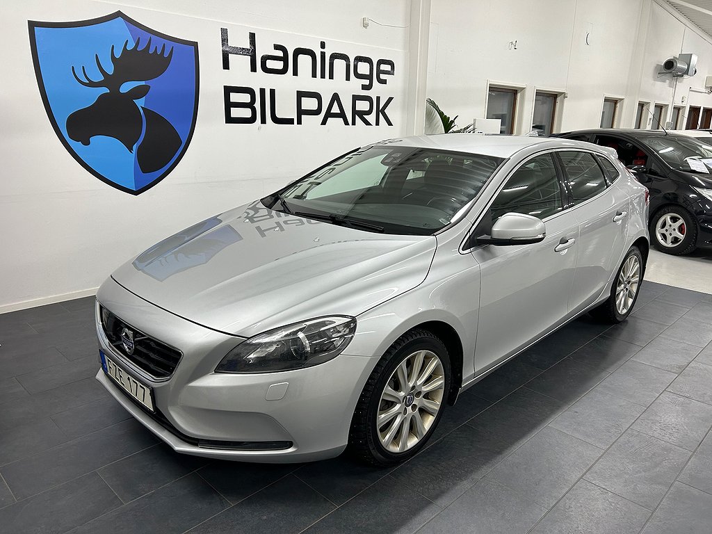 Volvo V40 D3 Momentum/BLIS/P-VÄRM/SUPERDEAL 4,95% Fr 1779kr