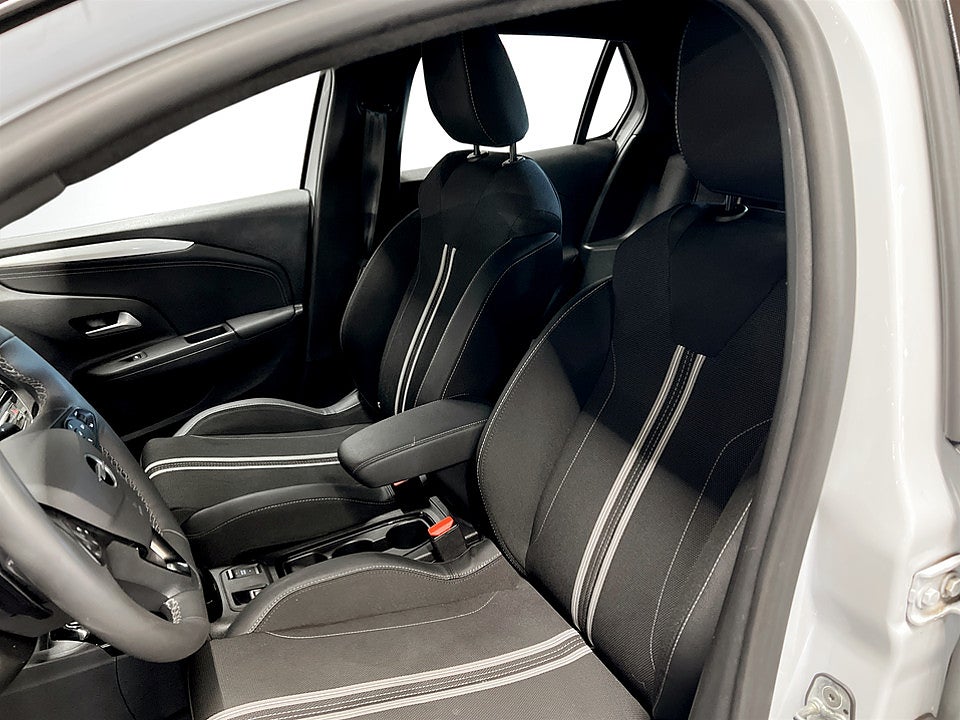 Bild på Opel Corsa GS 1.2 Turbo 100hk Aut CARPLAY P-SENSORER