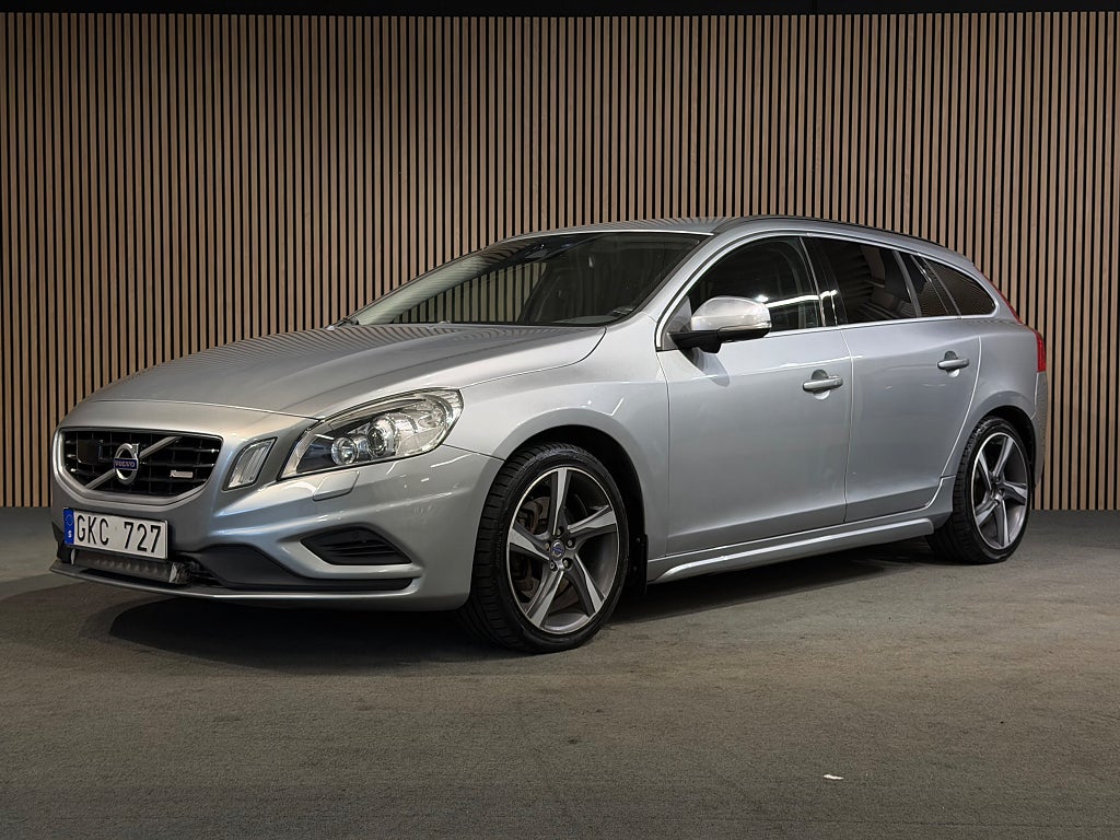 Volvo V60 D5 R-Design /Drag/Navi/Värmare/Ljudsystem/