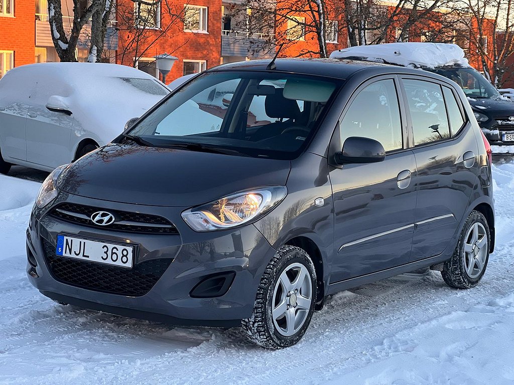 Hyundai i10 1.1 iRDE Premium 69hk Lågmil Motorvärmare Nyserv