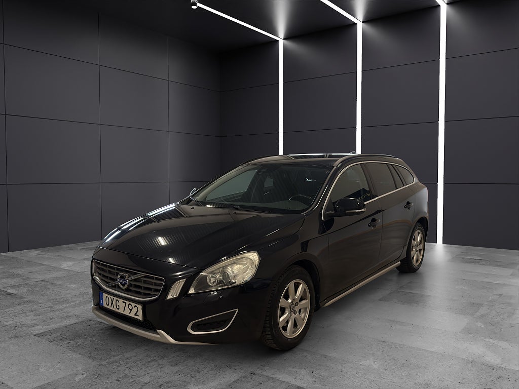 Volvo V60 D2 Powershift Momentum Euro 5|AUTOMAT|NY SERVAD|