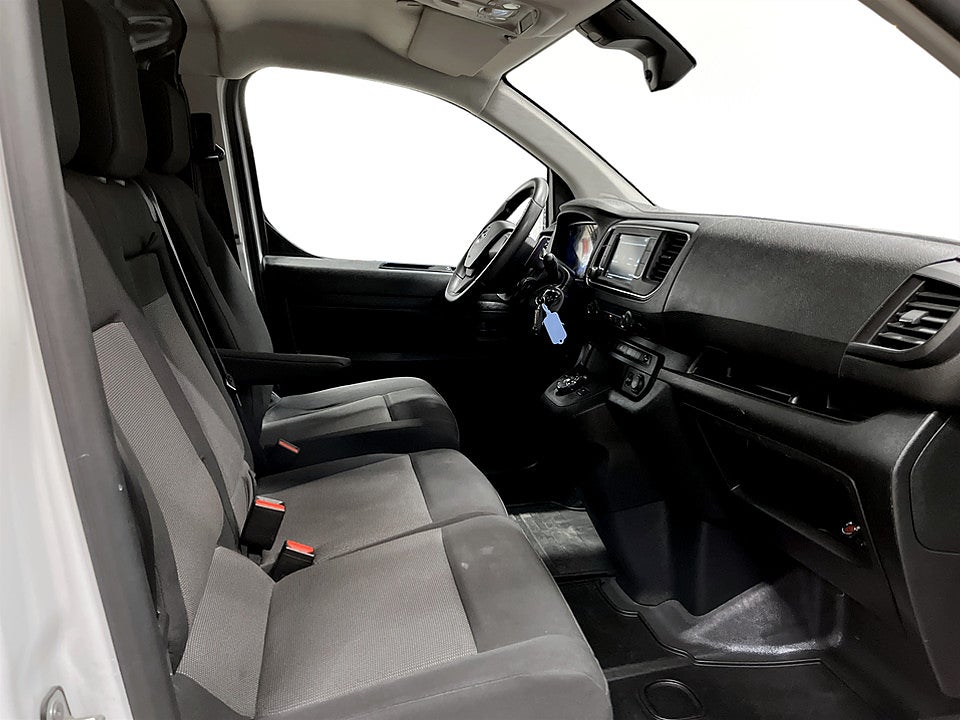 Bild på Opel Vivaro Business 2.0 BHDi 145hk WEBASTO DRAG
