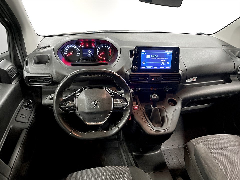 Bild på Peugeot Partner PRO Crew Cab BHDi 100hk - 5-SITS,DRAG,VÄRMARE