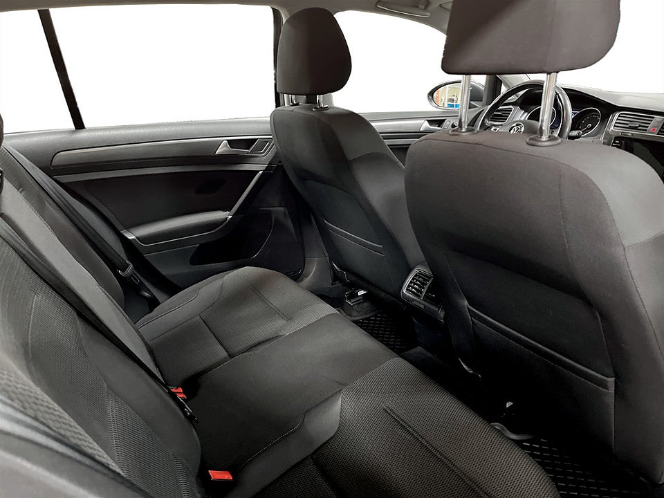 Bild på Volkswagen Golf Sportscombi Base 1.6 TDI 116hk Aut - CARPLAY, P-SENSORER