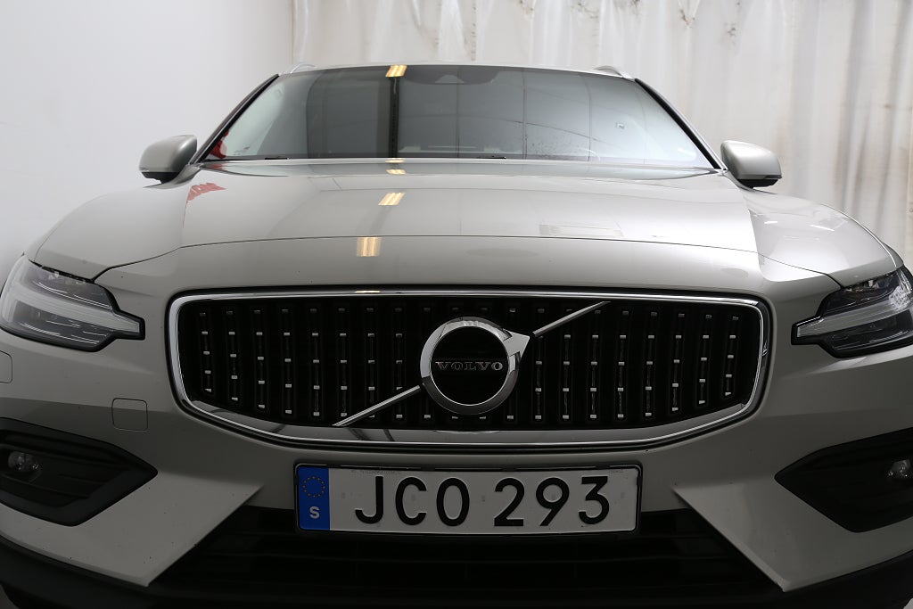Volvo V60 Cross Country D4 190hk Adv SE ll AWD Navi Kamera Värmare Dra 2019
