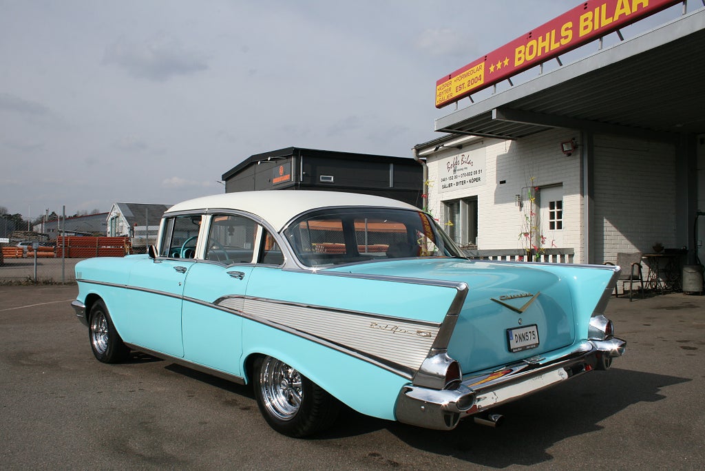 Chevrolet Bel Air 4-Door Sedan V8 / 700R4