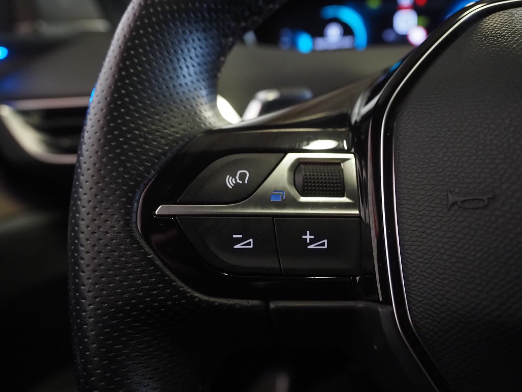 Peugeot 3008 HYBRID4 300 EAT GT | Pano | Drag | Kamera | GPS | Skinn 2021