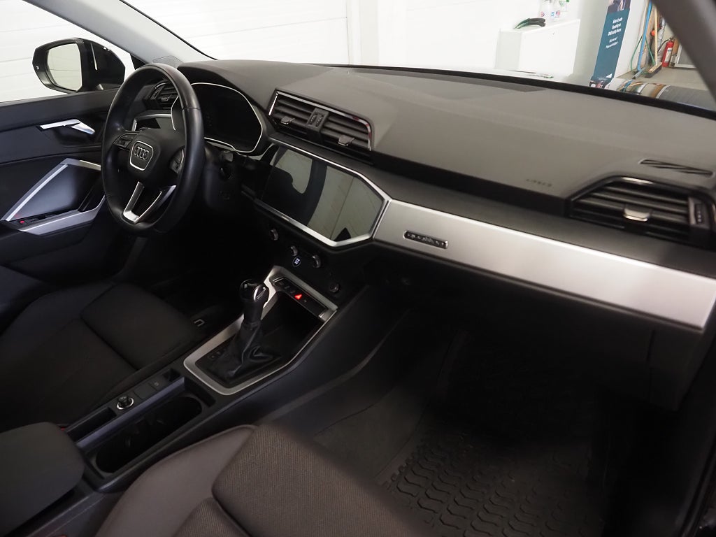 Audi Q3 40 TDI 200hk quattro | Drag | D-värm | Cockpit | 2021