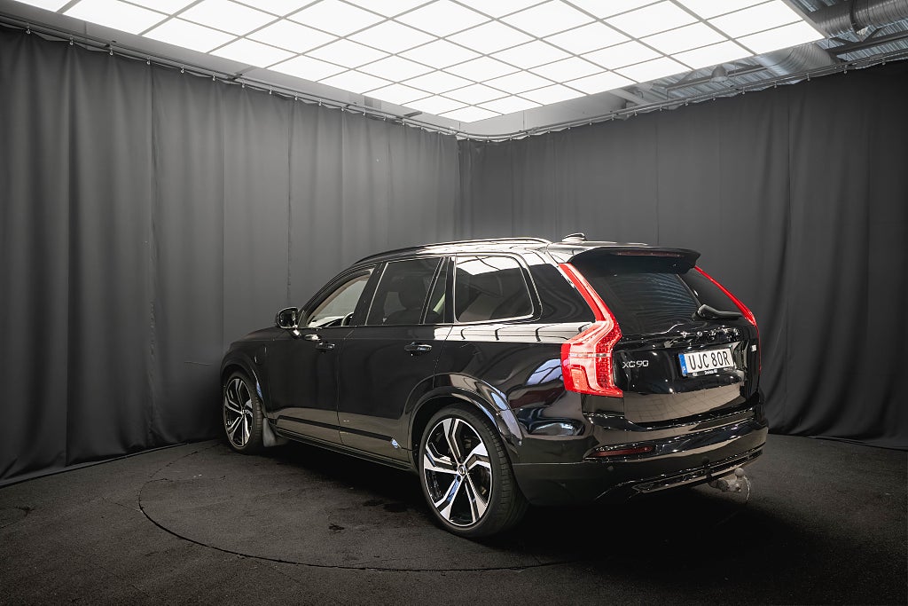 Volvo XC90 Recharge T8 AWD ULTIMATE DARK 7-sits B&W LUFT DRAG MOMS