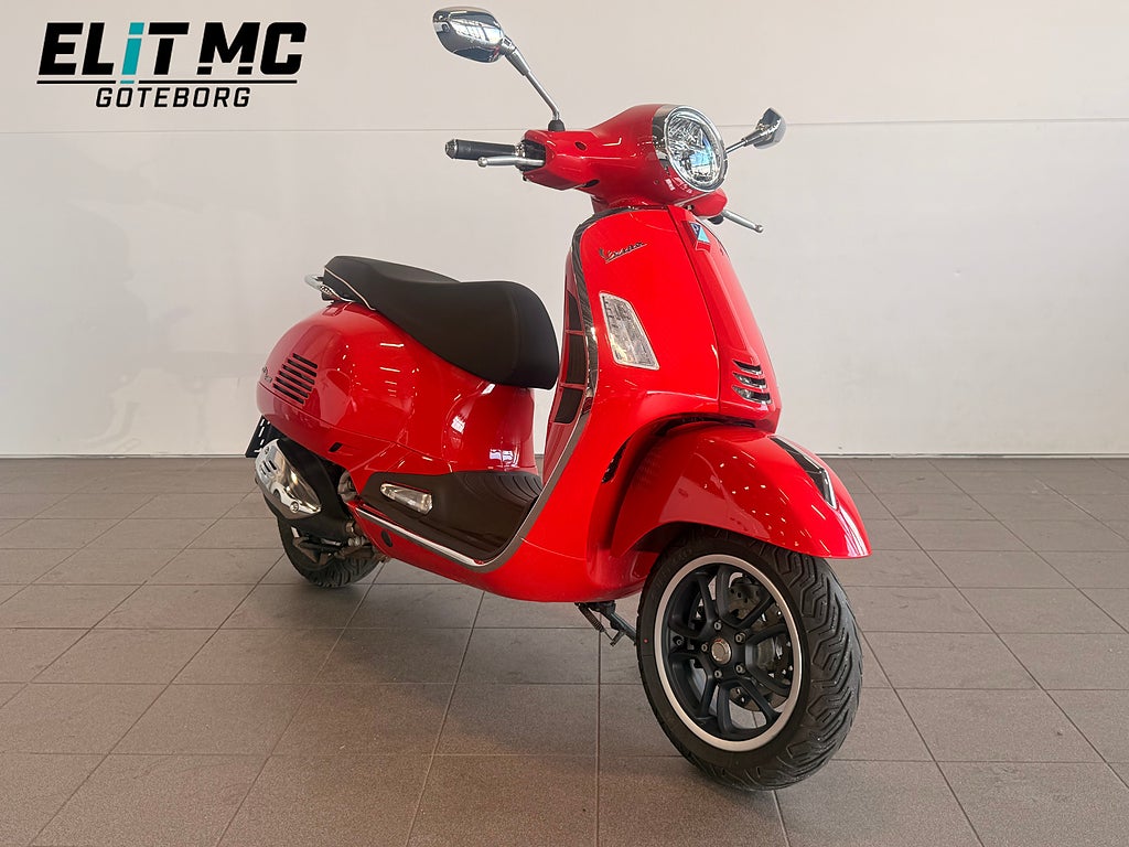 Piaggio Vespa GTS 