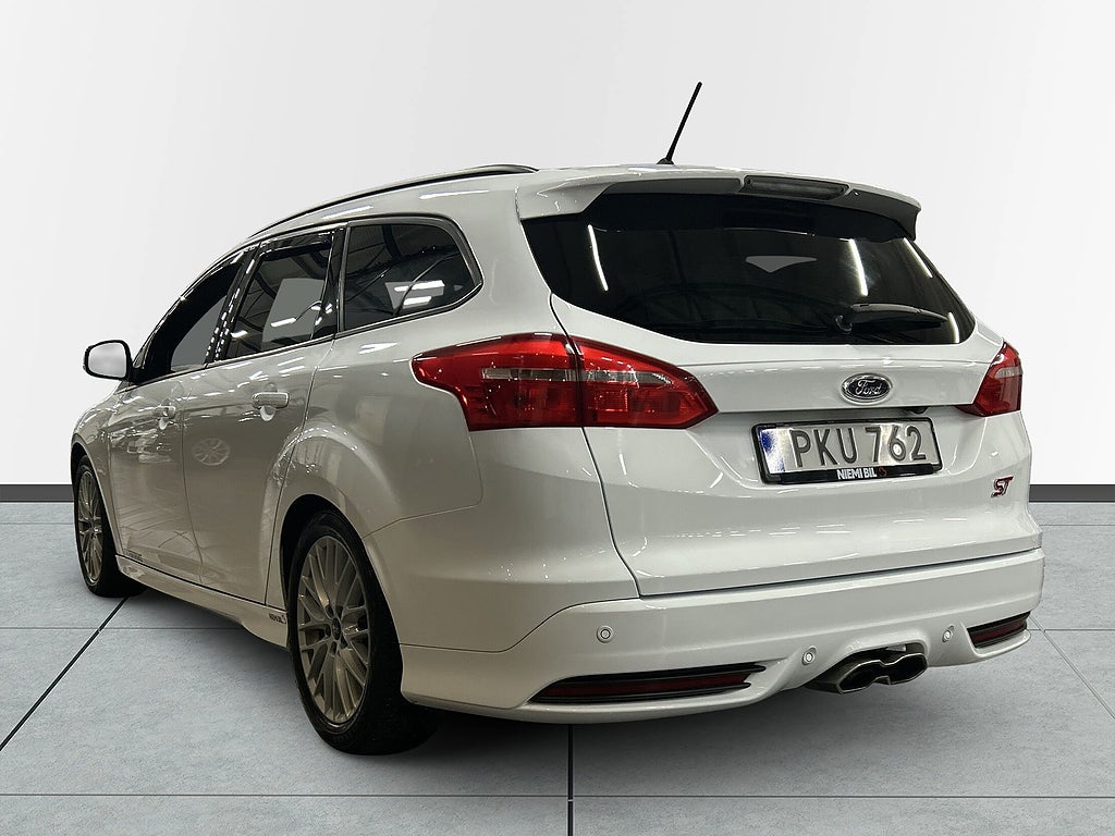 Ford Focus ST Kombi Powershift ST, ST-3 S&V-hjul/Carplay/Rattvärme