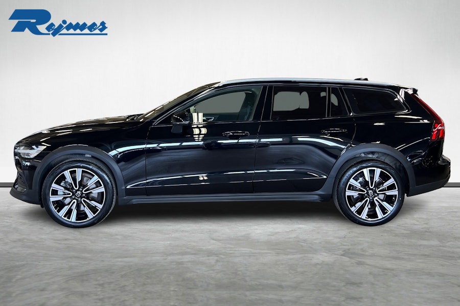 Volvo V60 Cross Country 2023, kuva 3/55