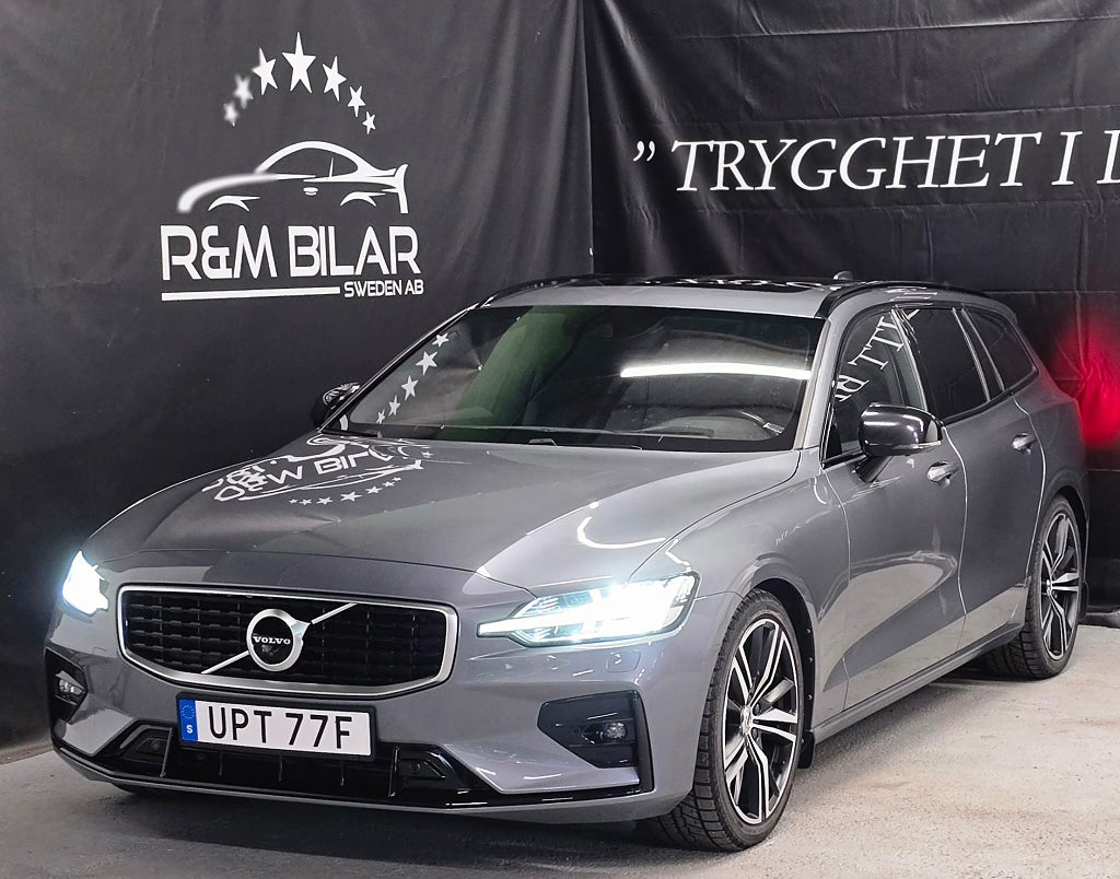 Volvo V60 D4, R-Design, 360°, Drag, Pano, HUD, Värmare, CarPlay!!
