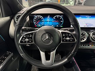 SUV Mercedes-Benz EQA 12 av 17