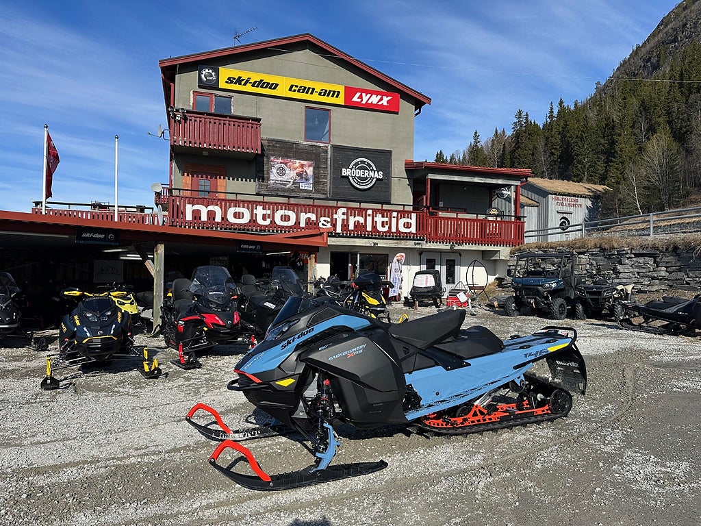 Ski-Doo Backcountry 146" 10,25" display X-RS 850 E-Tec -26 