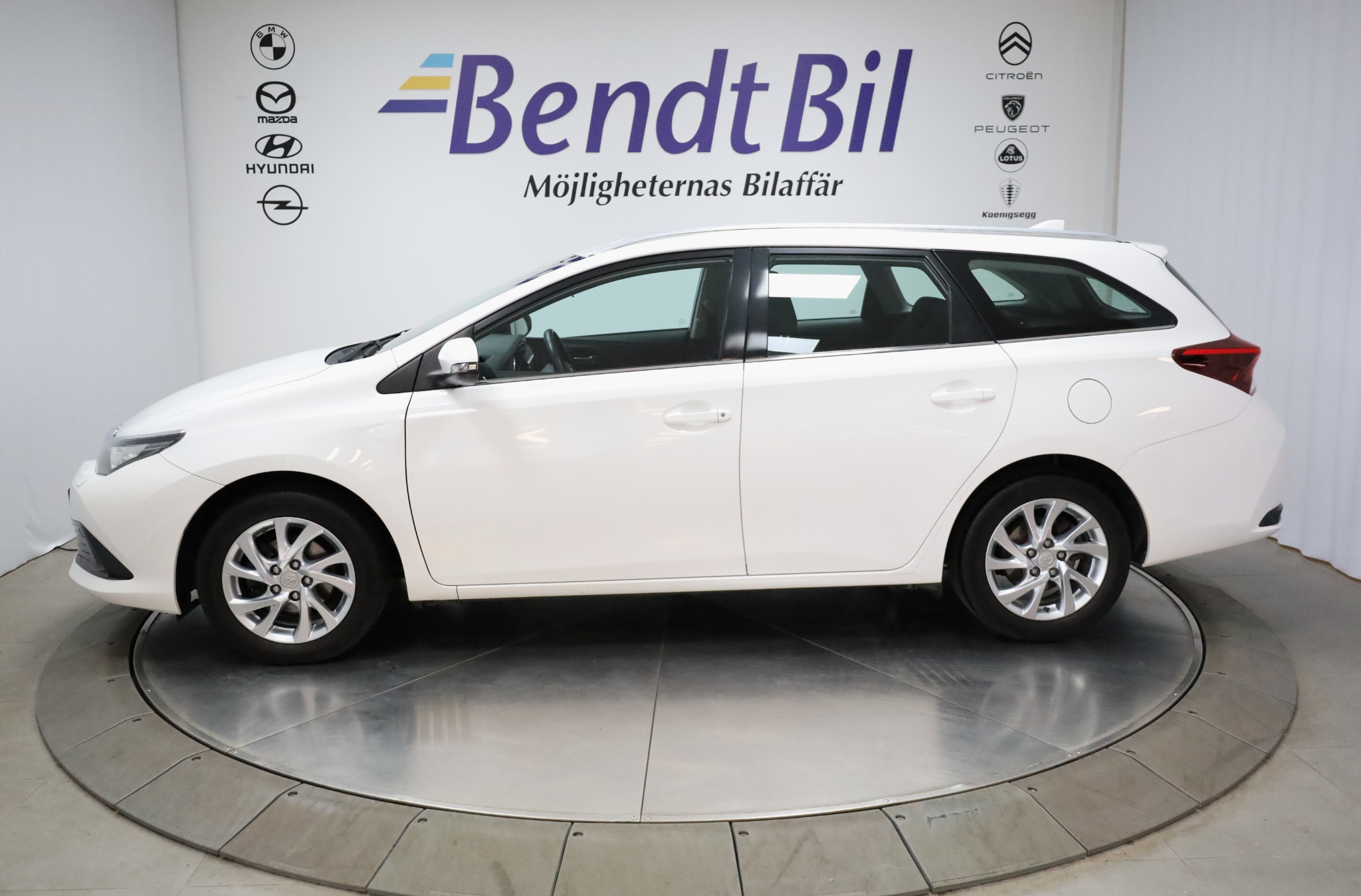Toyota Auris 2015, kuva 5/10