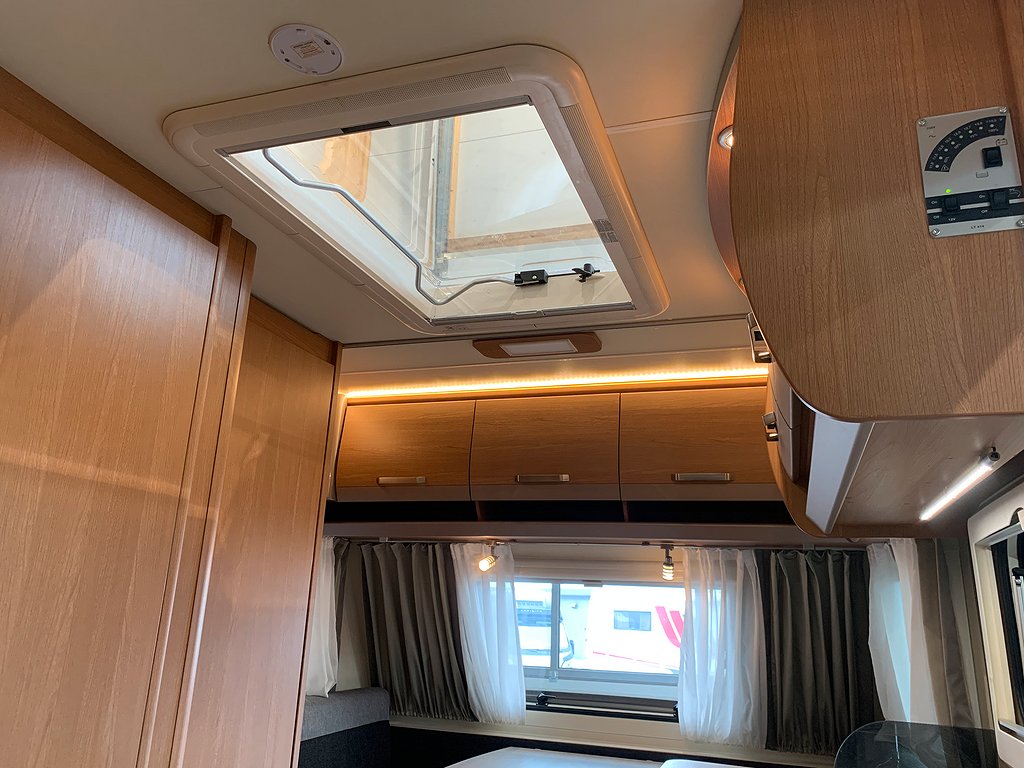 Knaus Sport  400 LK / Mover / Solcell / Markis / Barnkammare - Knaus