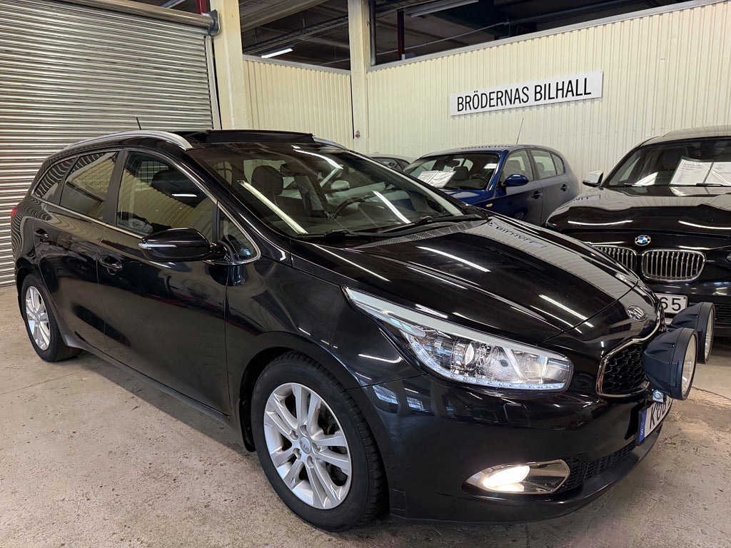 Kia Ceed sw 1.6 CRDi EX Comfort/ Panorama/ GPS/ Drag/ Värmare