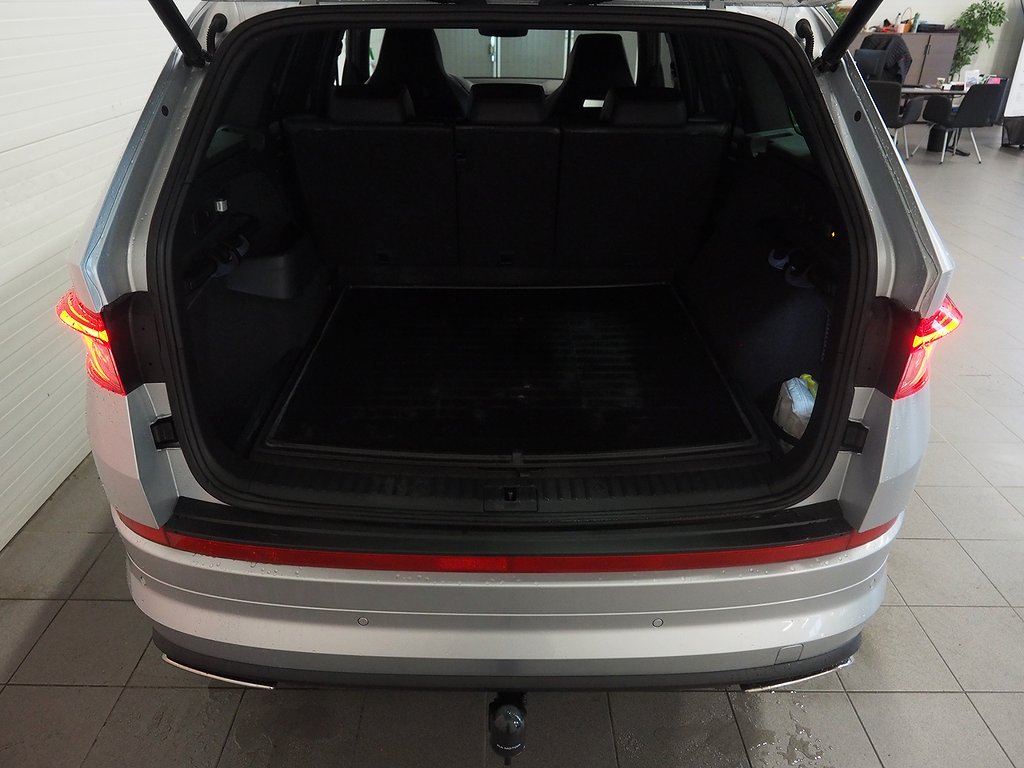 Skoda Kodiaq RS 2.0 TDI 240hk 4x4 | Drag | D-Värm | Cockpit 2020