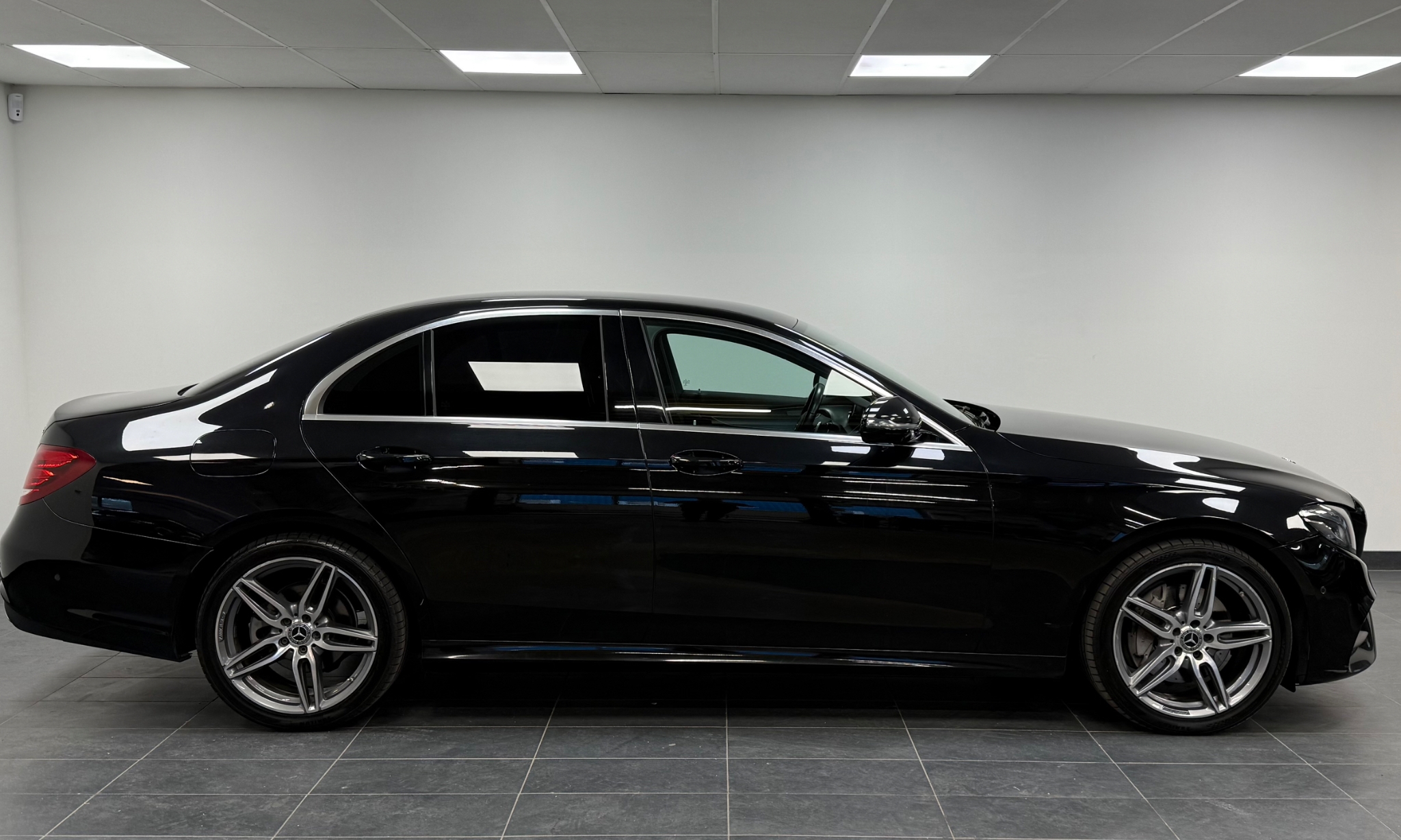 Mercedes-Benz E 2018, bild 5/10