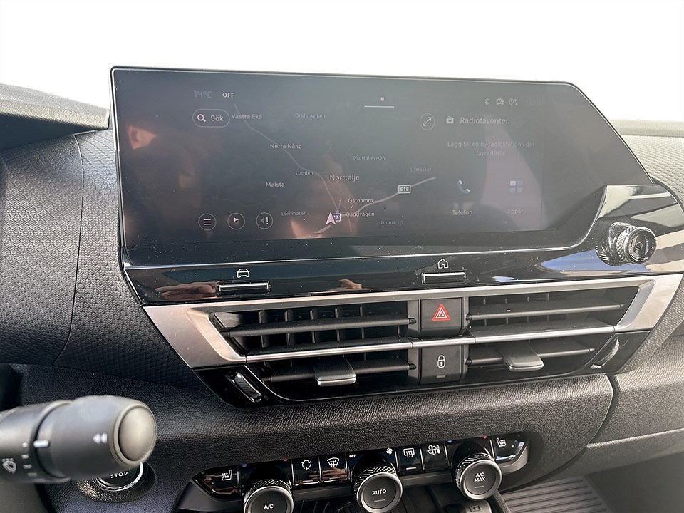 Bild på Citroën C4 X Shine Exclusive 1.2 PT 130hk Aut - PANO, ELSTOL