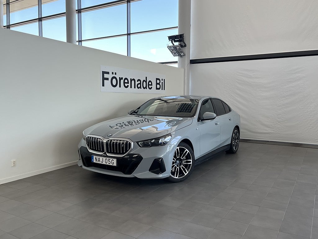 BMW i5 eDrive40 Sedan M Sport Drag Rattvärme Drive/Park Assist
