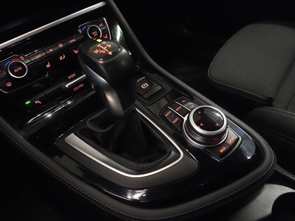 BMW 218 d 150hk Active Tourer  Sport line | Backkamera | Navi |