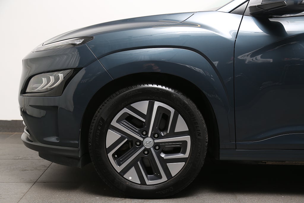 Hyundai Kona 64 kWh Essential 204hk Navi KRELL Dragkrok 2021