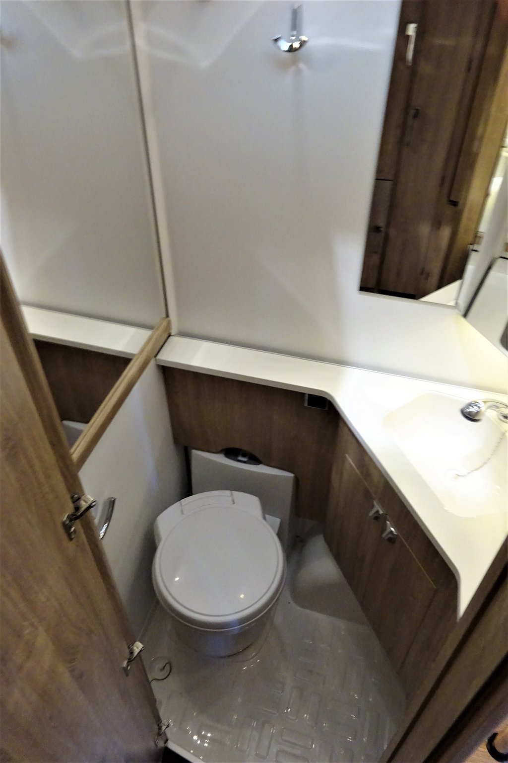 Kabe Safir 600 GLE KS  / Långbäddar / Markis - Kabe