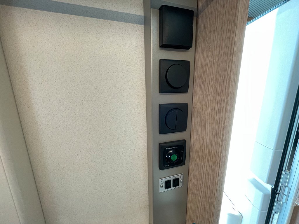 Adria Aviva 522 PK /Barnkammare / 7 bäddar / Solcell / Tält/ - Adria