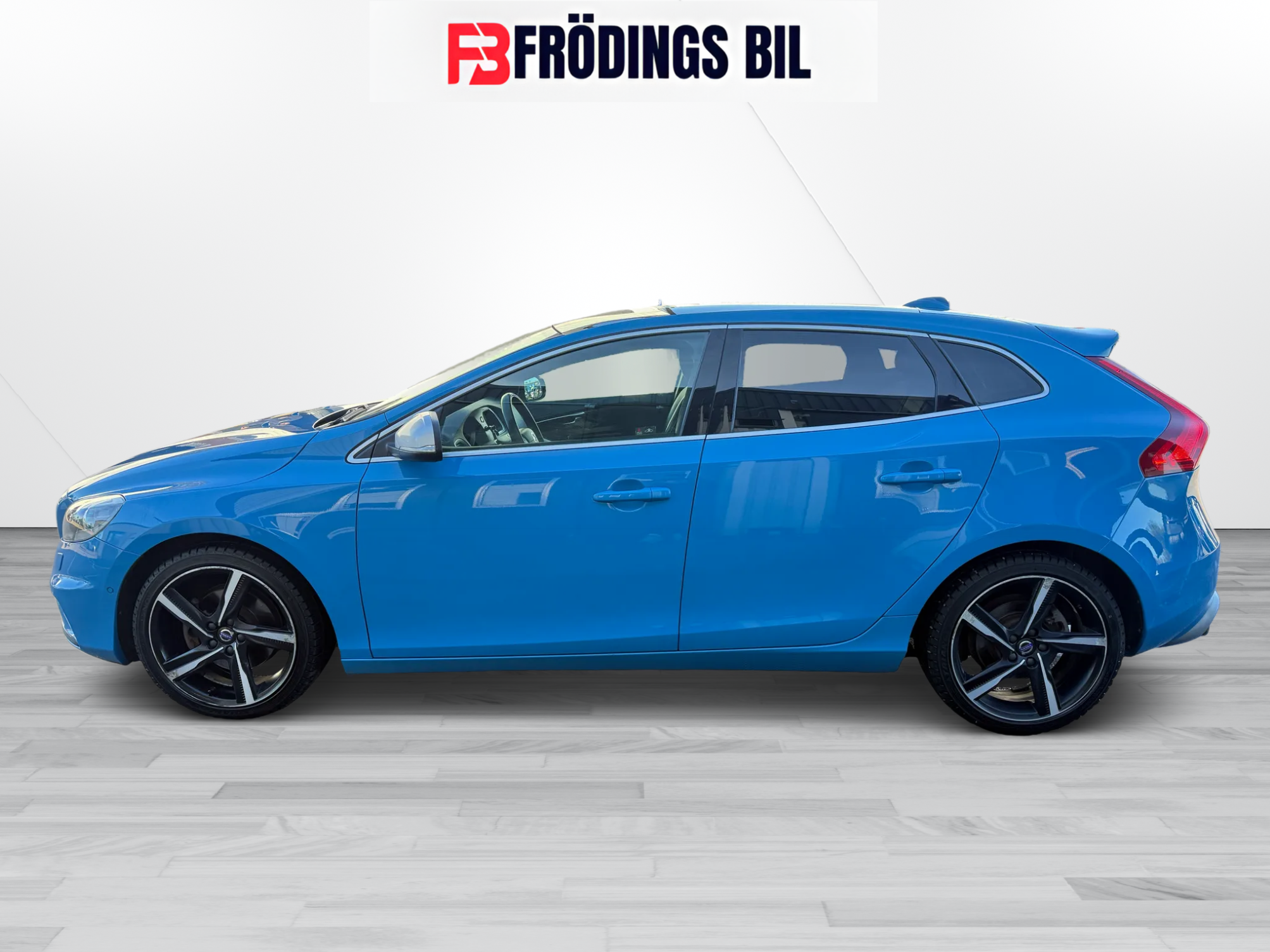 Volvo V40 2016, bild 2/44