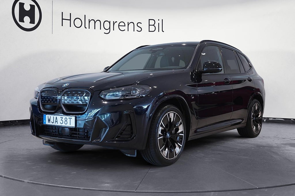 BMW iX3 Charged Plus M-Sport Drag Panorama Keyless hk HUD | Ränta 3,95%
