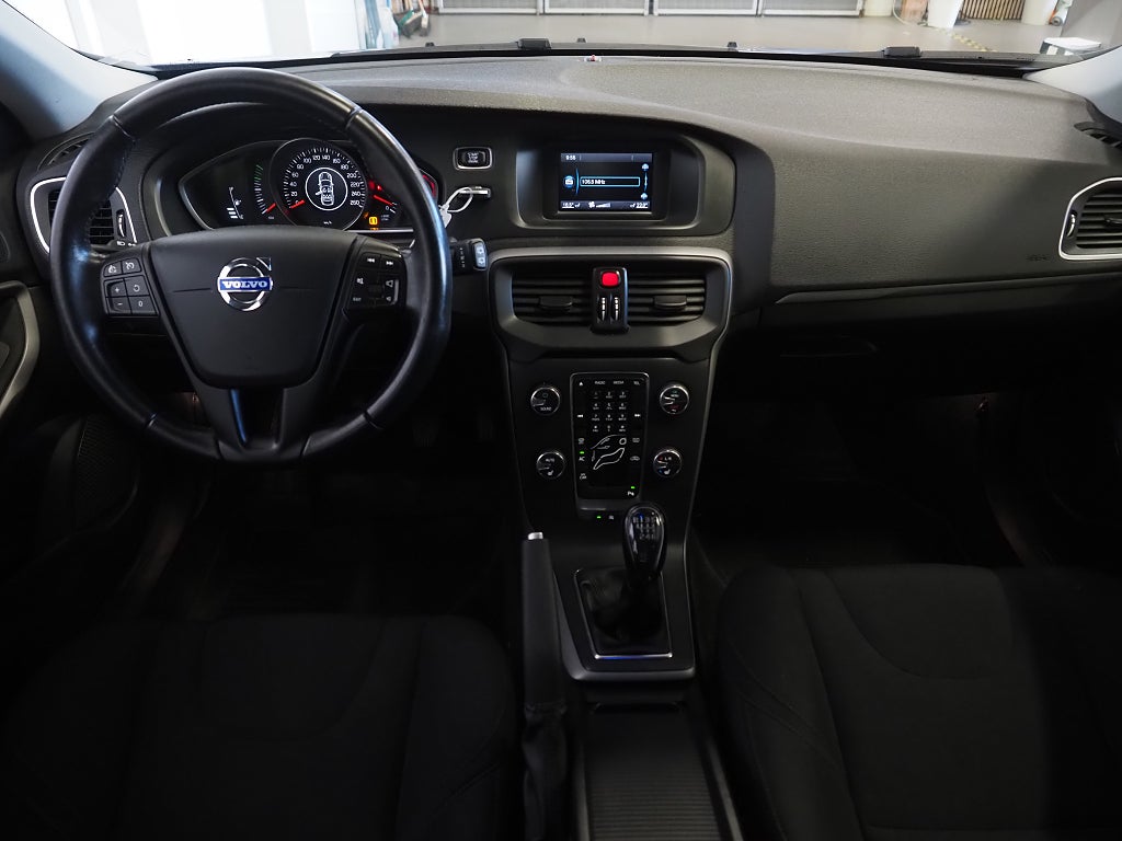 Volvo V40 D2 115hk Your Kinetic | D-värm | 2015